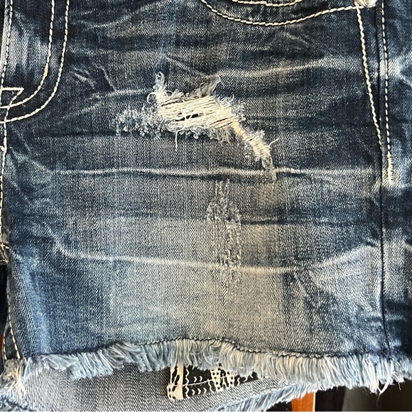 Miss Me: Distressed Easy Shorts - Picture 7 of 12